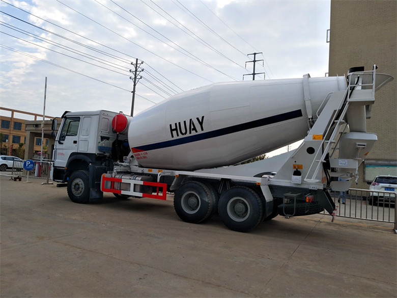 15方攪拌車(chē)重汽豪沃